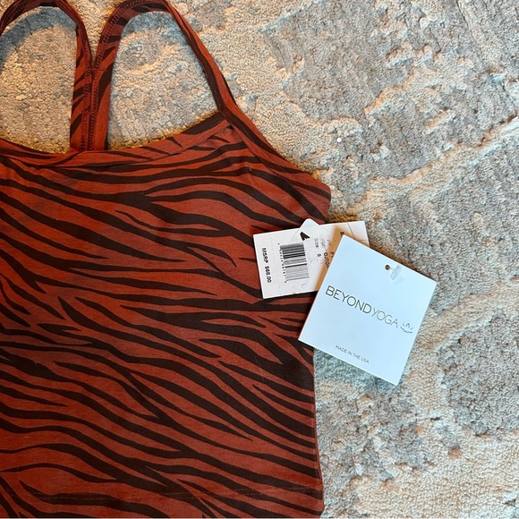 BEYOND YOGA Caught In The Midi
HW Leggings And Spacedye Slim Racerback Top Set S - Picture 7 of 8